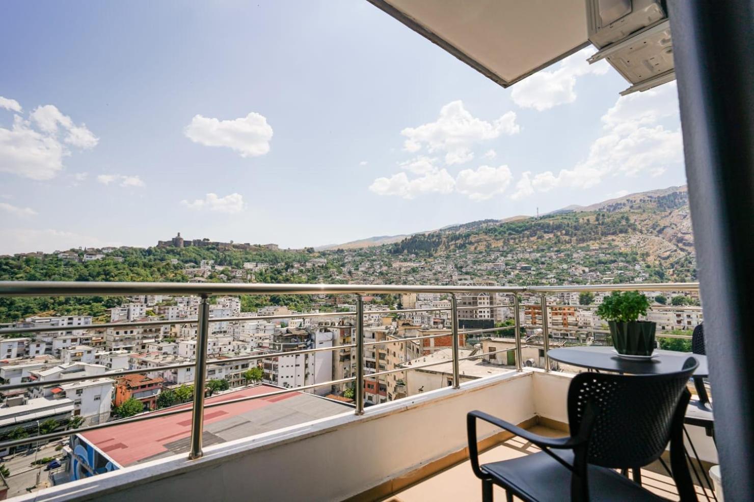 View City Apartments Gjirokaster Luaran gambar